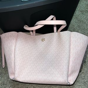 Michael Kors Tote